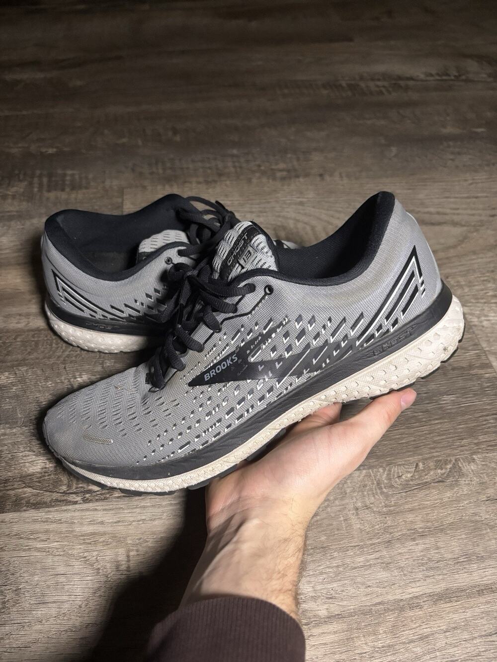 Brooks Ghost 13 running shoes, in the Primer Grey/Black size 10